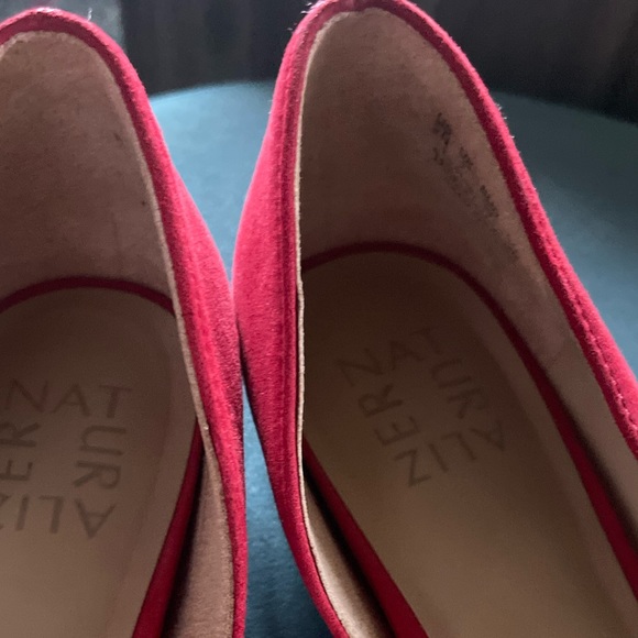 Red Suede Naturalizer “Samantha” Flats originally $99 - Picture 2 of 8